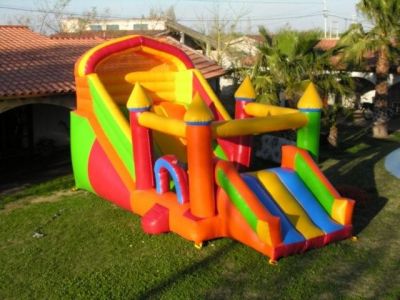 Vendo juegos inflables, castillos y super toro mecanico