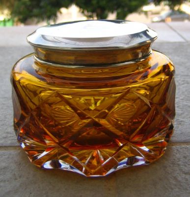 Jarrita de Cristal Tallado de Color Dorado