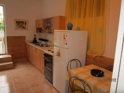 Iznajmljujem novouređen apartman u Boriku,Zadru,pogodan za 4 odrasle osobe,s 1 sobom,kupaonom,k