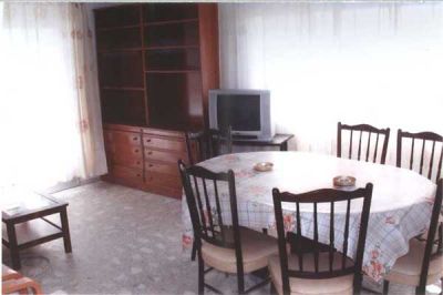 Piso con balcon,lado playa,vistas mar,parkin,8 personas