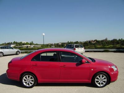 OPORTUNIDAD! SE VENDE TOYOTA AVENSIS (9000 EUROS)  