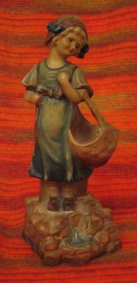 Figura de Terracota de Ni�a con Cesta