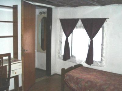 $900- Alojo NO FUMADORES, wi-fi, limpio y lavo ropa personal, Subte E