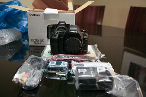 VENTA:Canon EOS 5D Mark II 21MP DSLR Camera