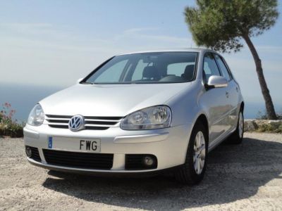 Volkswagen Golf 1.9TDI....5.000 euro