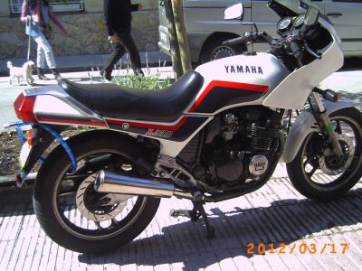 YAMAHA XJ 600 de 1985 conservada y  funcionando