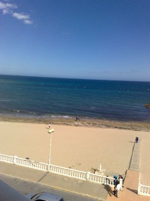 Torrevieja apartamento en 1� linea de playa.