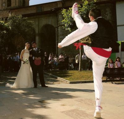 AURRESKU DE HONOR PARA BODAS Y EVENTOS