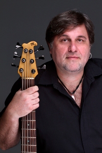 Busco Guitarrista o tecladista y saxofonista