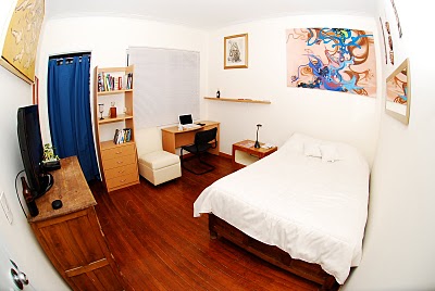 Roma and Countess rented rooms from 2.900 to 6,900 young holde
