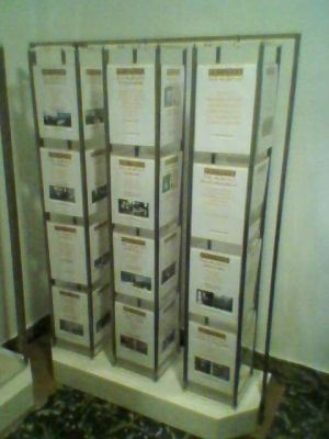 Expositores giratorios para escaparate o interior.