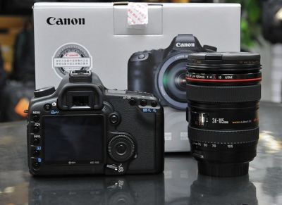 Nikon D700 / Nkion D7000 / CANON EOS-1D Mark II