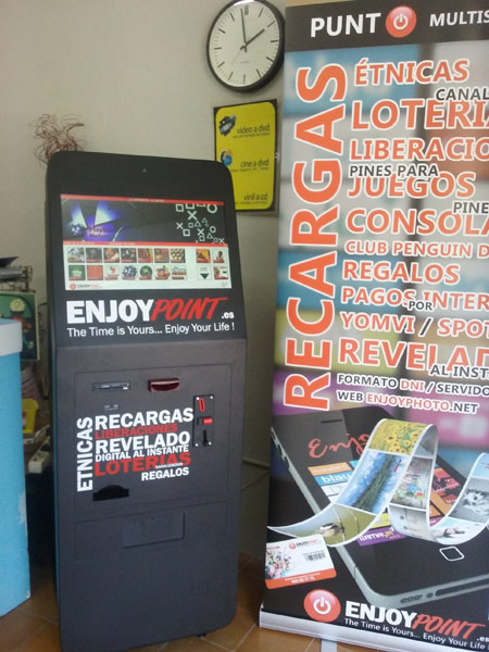 Kiosco multiservicio de recargas, fotos, liberaciones gran reclamo