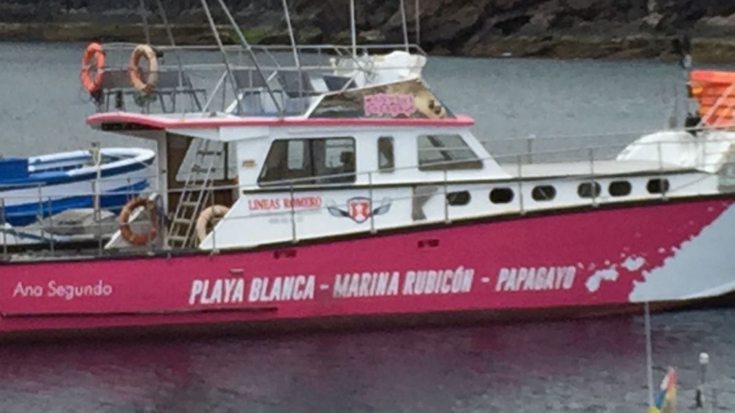 ANA II  -  MONOCASCO DE  PASAJE PARA 50 PAX