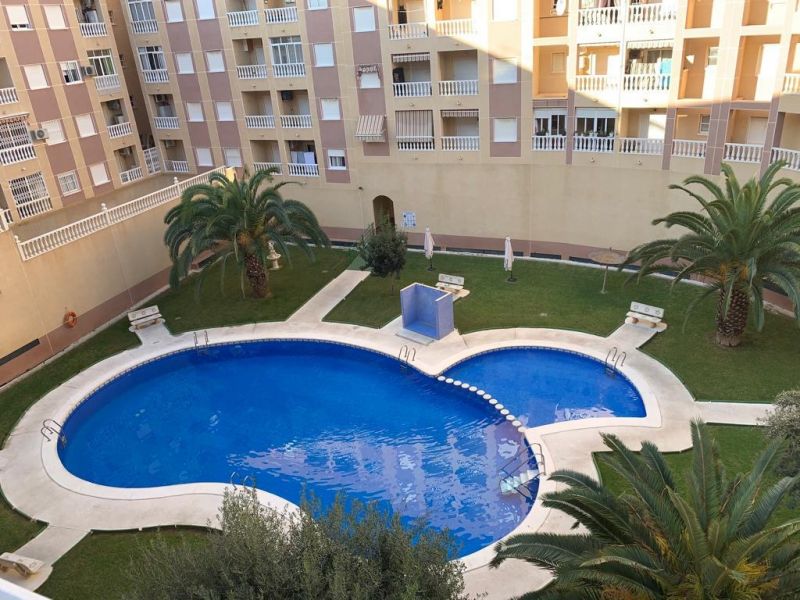 Apartamento con Piscina Comunitaria a 50m del Parque de las Naciones, Torrevieja