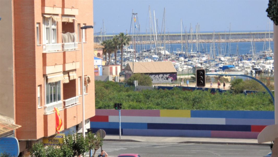 Apartamento a tan solo 100 metros de la Playa de Acequin, Torrevieja