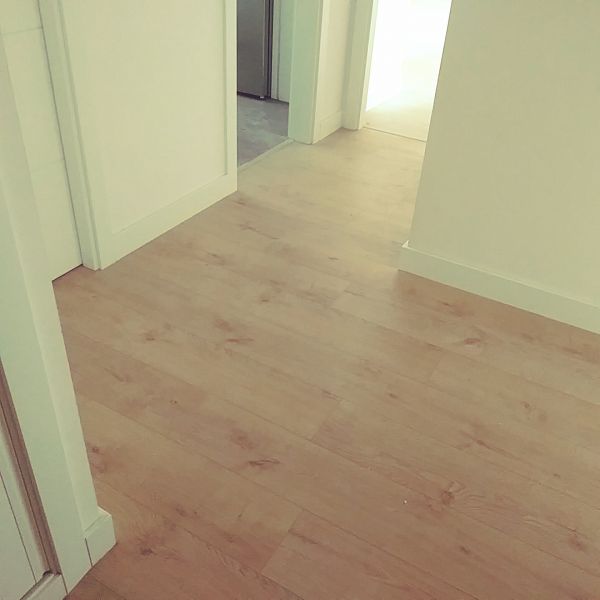 Montador de suelos maderas laminados