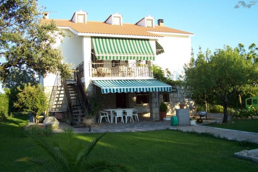Chalet de 270m2 en Parcela de 1.000m2 160.000 
