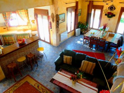 LOMA DEL TEJO Casa rural con piscina climatizada y jacuzzi