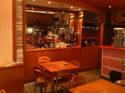 Se Traspasa Restaurante-Terraza  en calle Sor Ángela de la Cruz