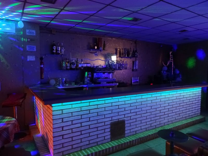 Venta bar equipado y C3 local completo