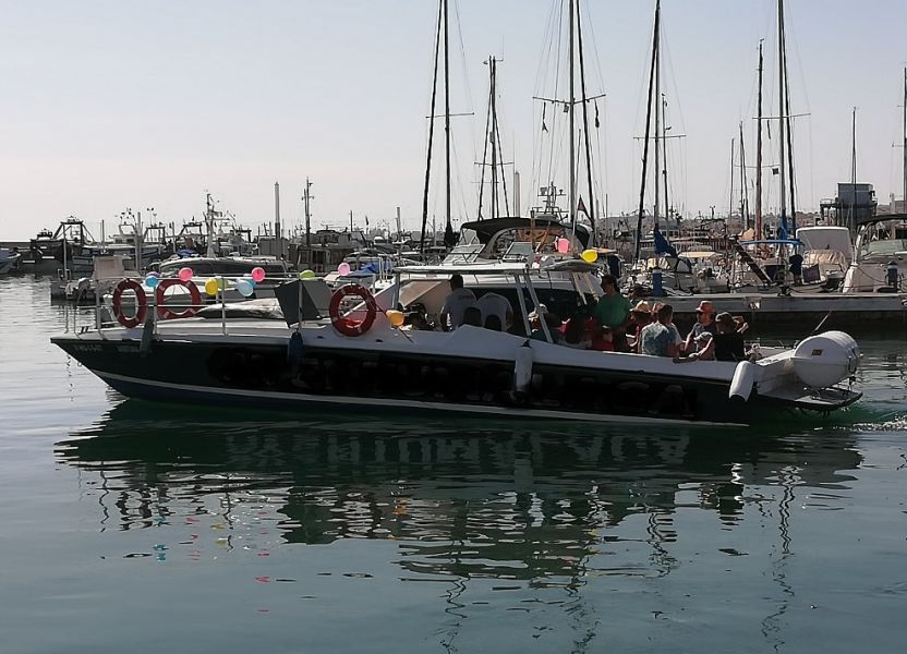 Barco de pasaje y turismo para 25 pax