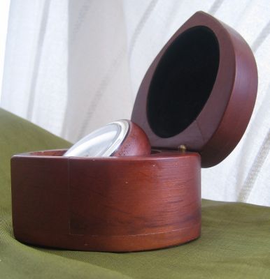 Reloj en Caja Madera en Forma de Corazon