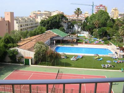 TORREMOLINOS, CARIHUELA,A UNOS PASOS DE LA PLAYA, ALQUILO PRECIOSO APARTAME